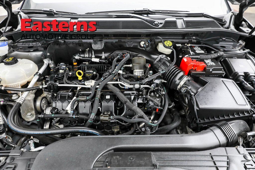 Vehicle image 37 of 62