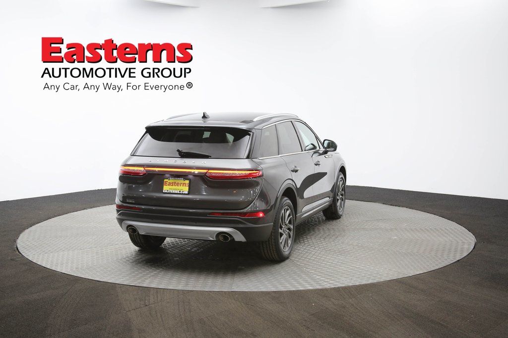 Vehicle image 21 of 62
