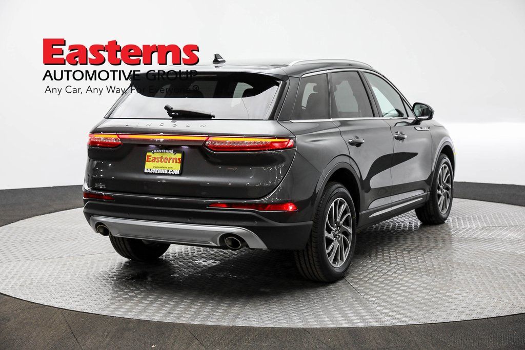 Vehicle image 25 of 62