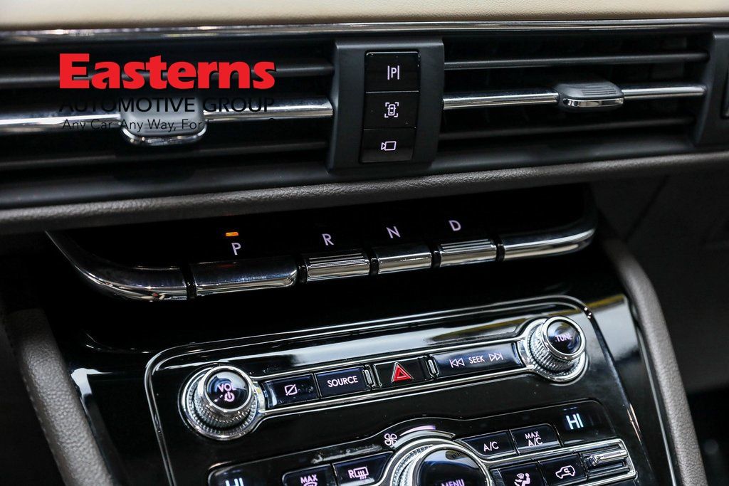 Vehicle image 43 of 62