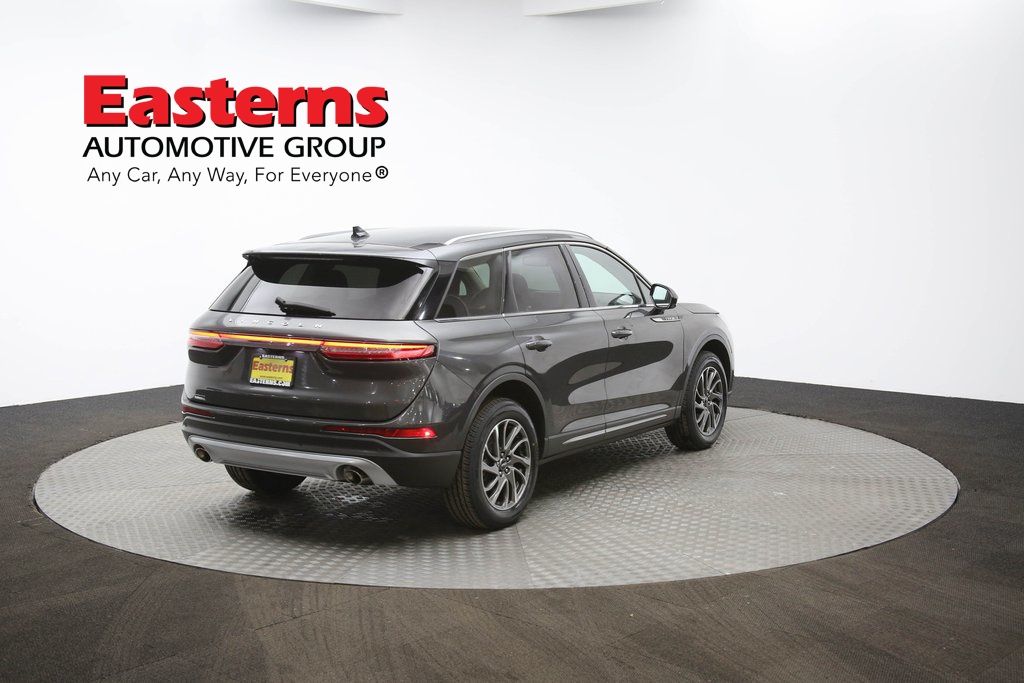 Vehicle image 23 of 62