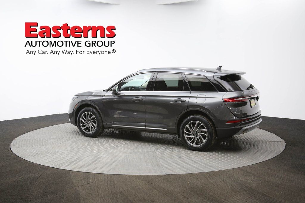 Vehicle image 31 of 62