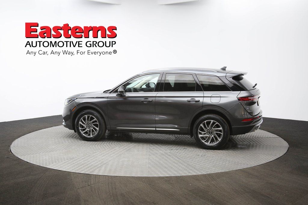 Vehicle image 30 of 62