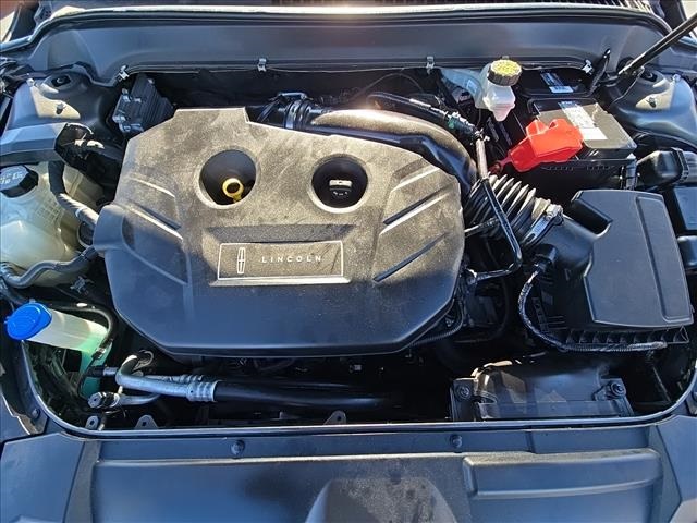 2020 Lincoln MKZ Standard Image 8 of 31