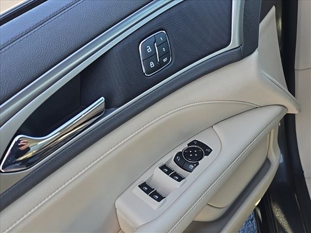 2020 Lincoln MKZ Standard Image 26 of 31