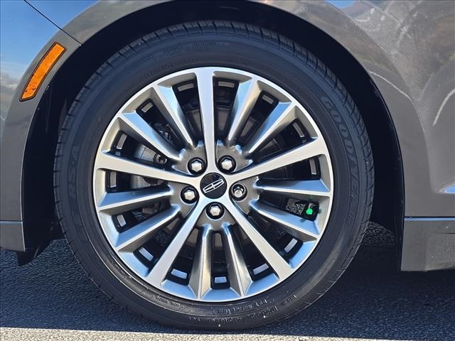 2020 Lincoln MKZ Standard Image 9 of 31