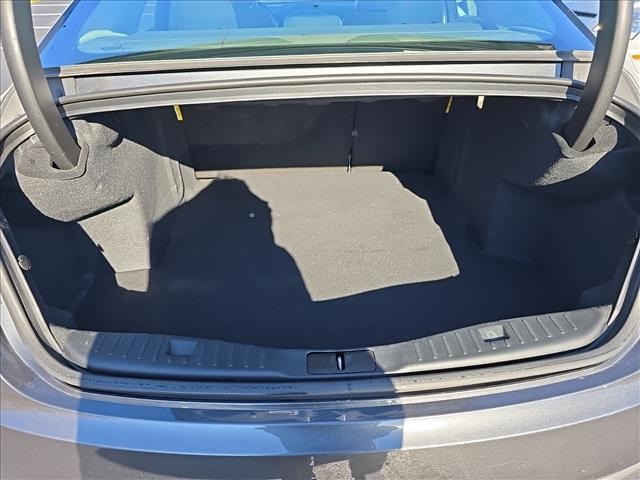 2020 Lincoln MKZ Standard Image 10 of 31