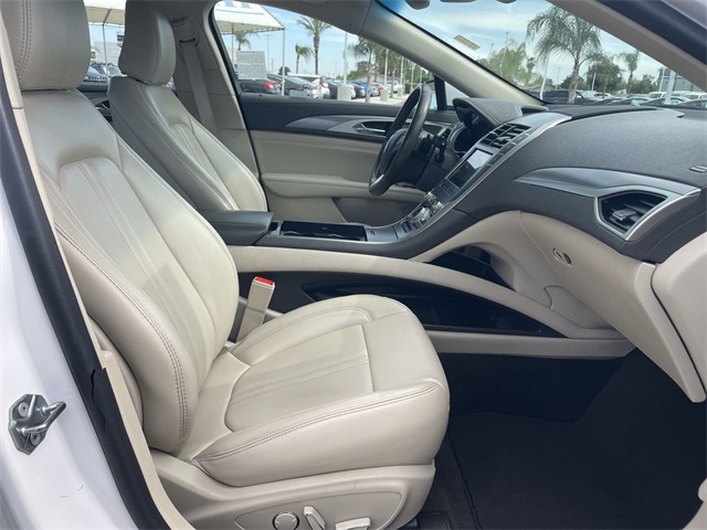 Vehicle image 28 of 35