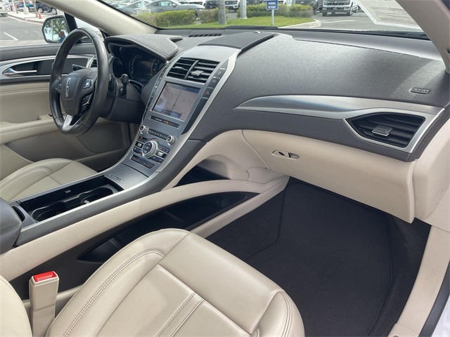 Vehicle image 29 of 35
