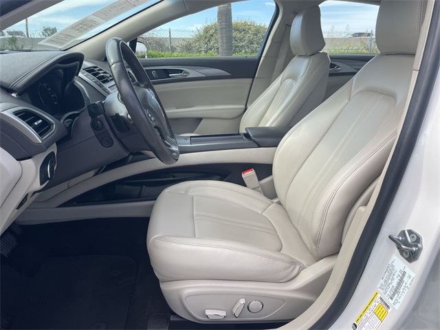 Vehicle image 20 of 35