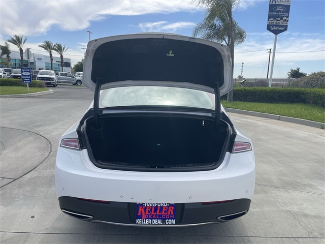 Vehicle image 26 of 35