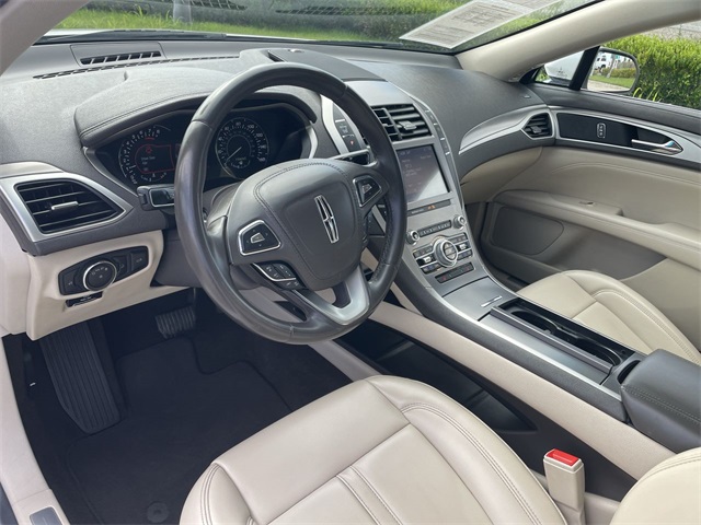 Vehicle image 11 of 35