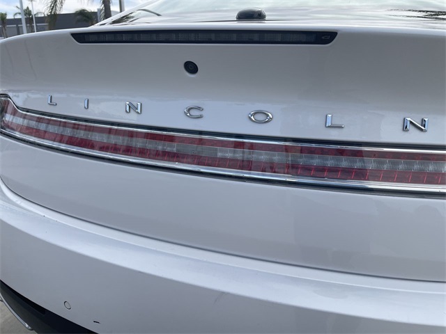 Vehicle image 32 of 35