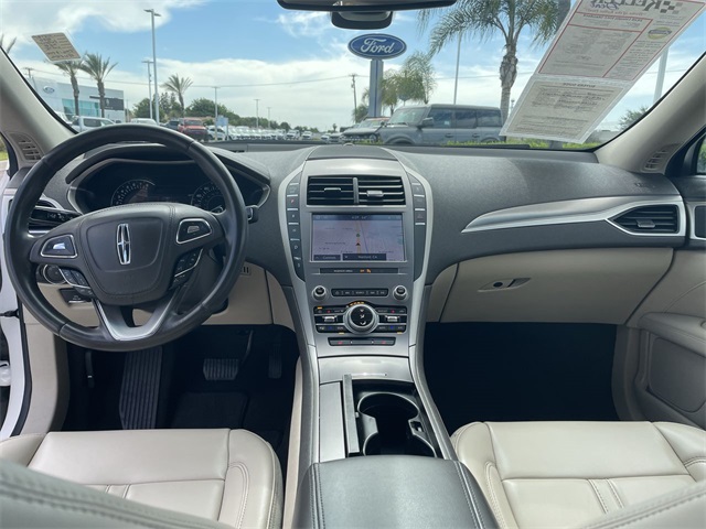 Vehicle image 21 of 35