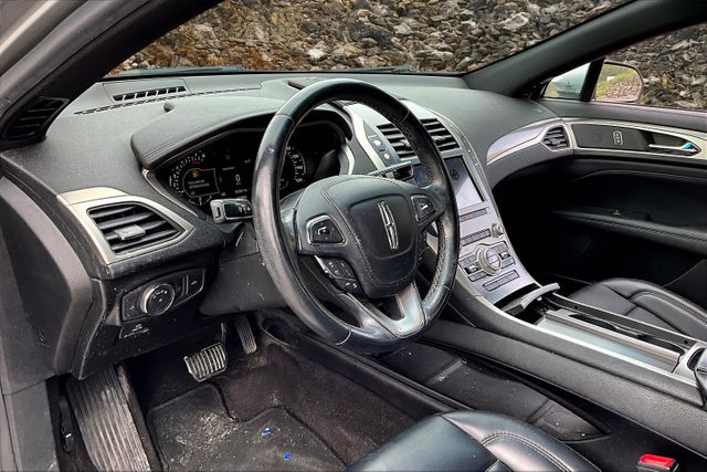 Vehicle image 13 of 32