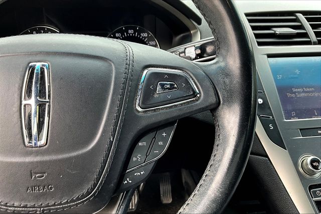 Vehicle image 19 of 32