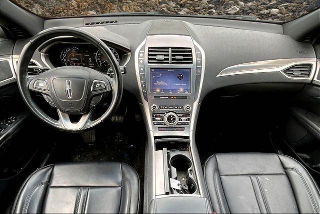 Vehicle image 15 of 32