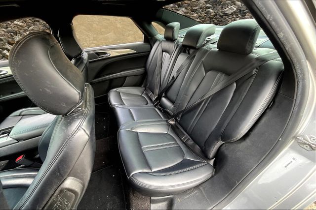 Vehicle image 8 of 32