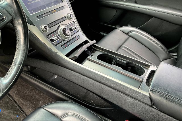 Vehicle image 23 of 32