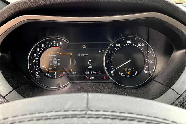 Vehicle image 20 of 32