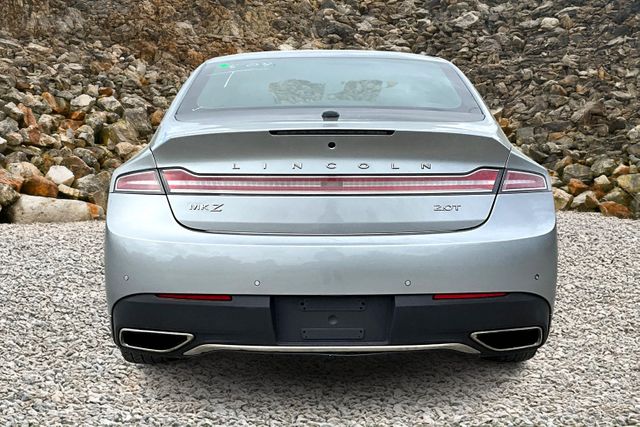 Vehicle image 5 of 32
