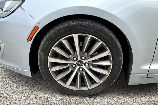 Vehicle image 7 of 32