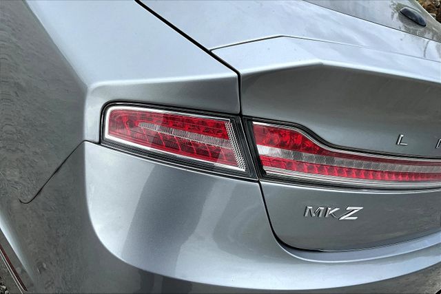 Vehicle image 29 of 32