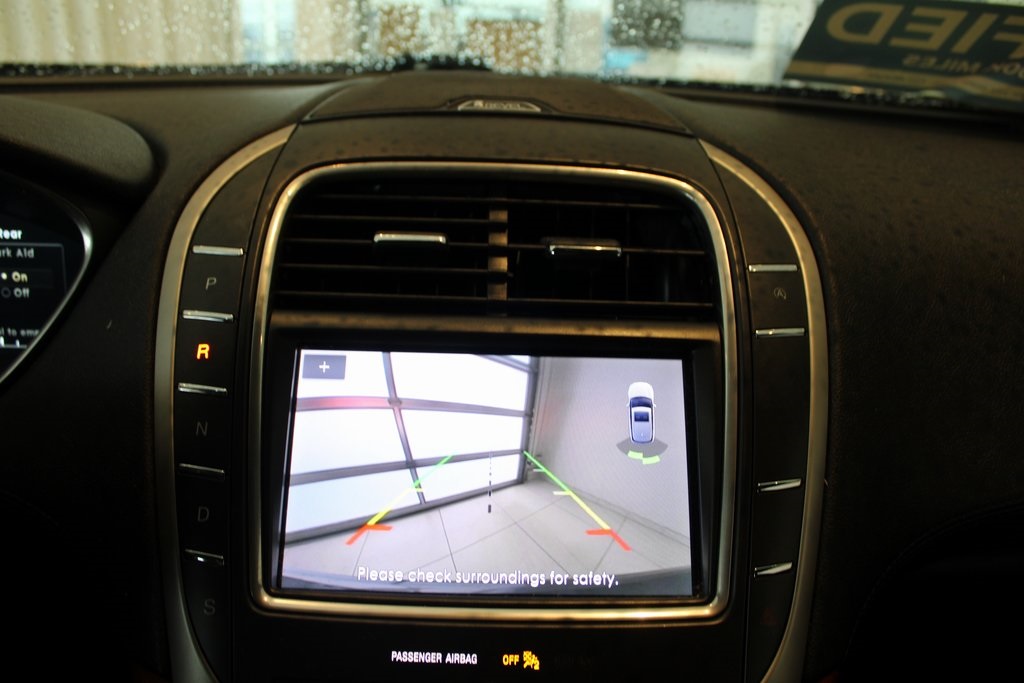 Vehicle image 27 of 45