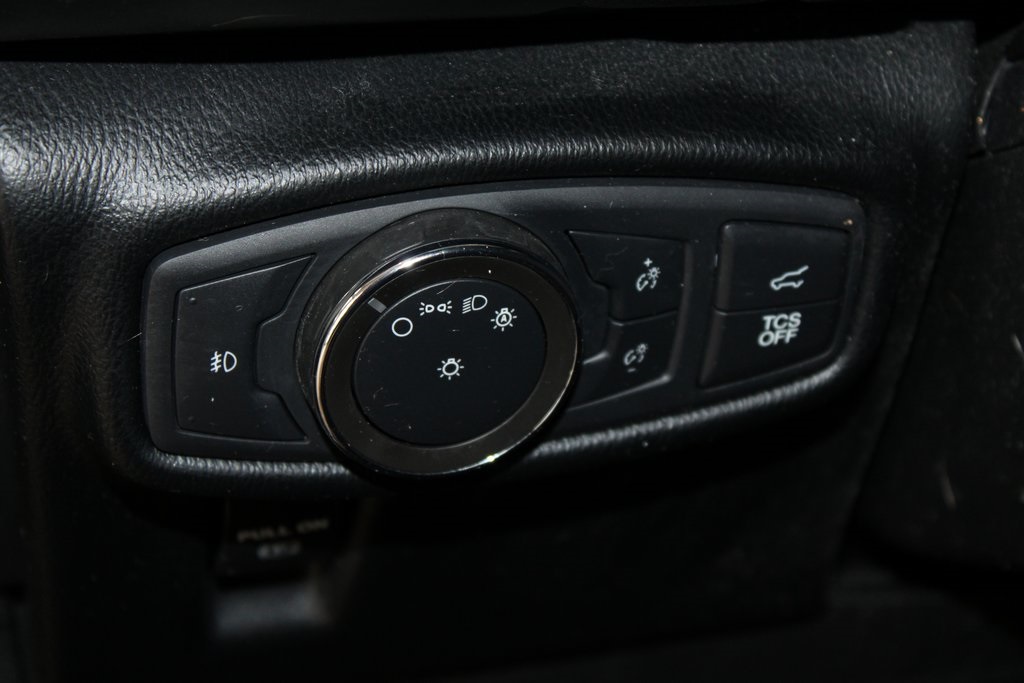 Vehicle image 14 of 45