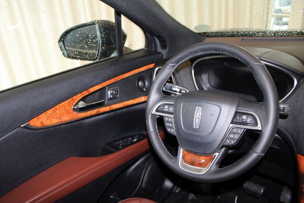 Vehicle image 22 of 45