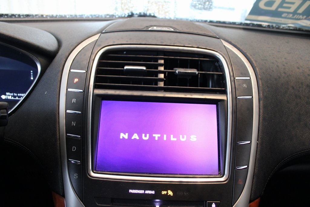 Vehicle image 26 of 45