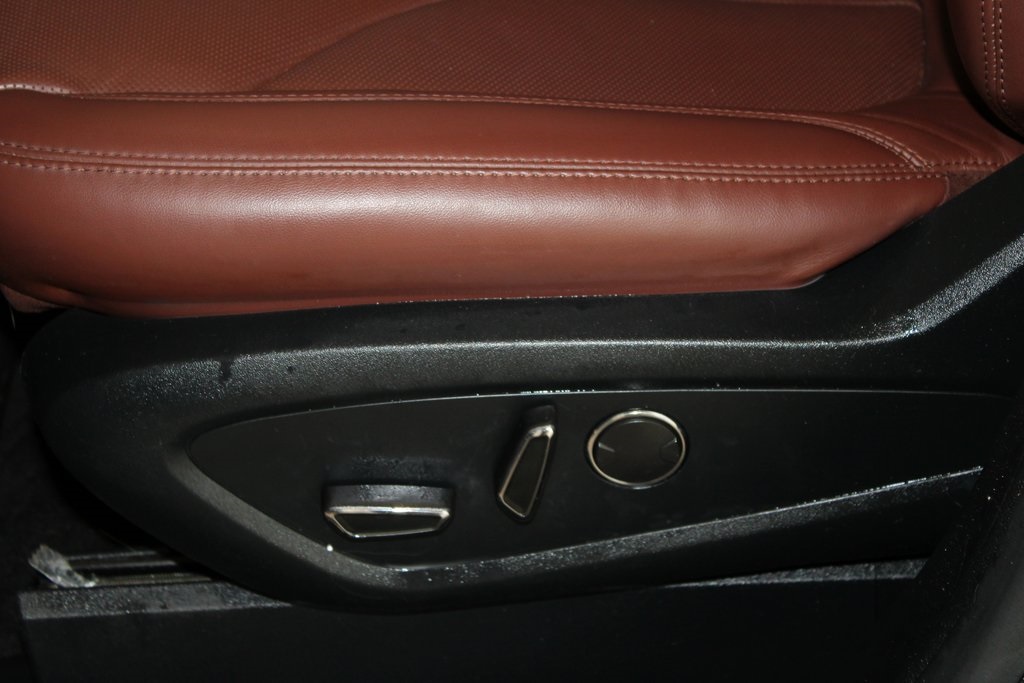 Vehicle image 10 of 45