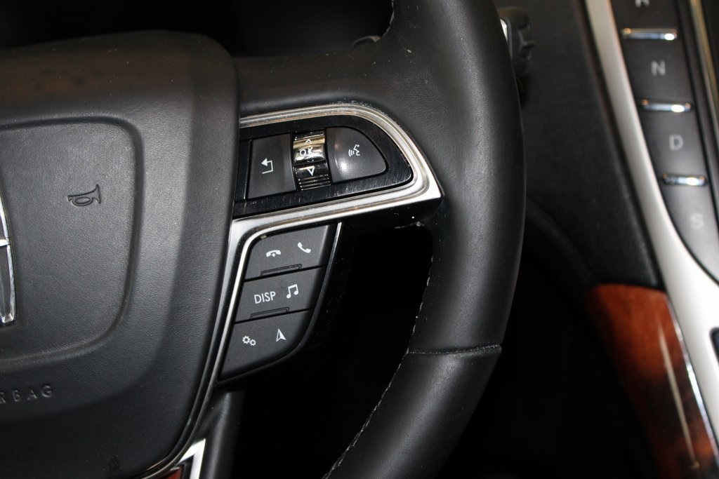 Vehicle image 21 of 45