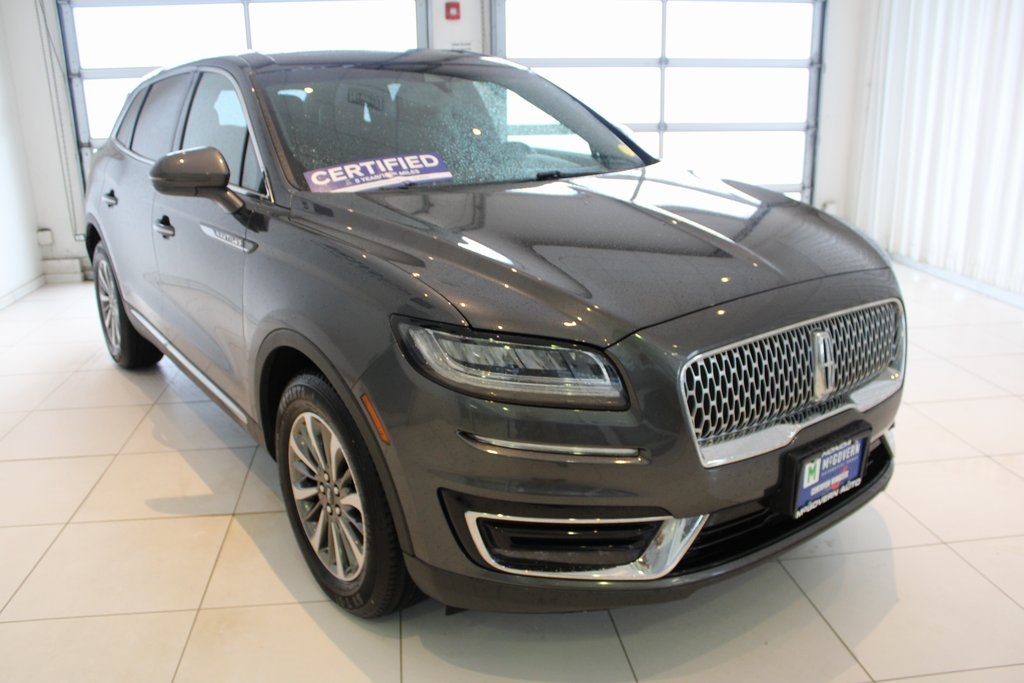 Vehicle image 3 of 45