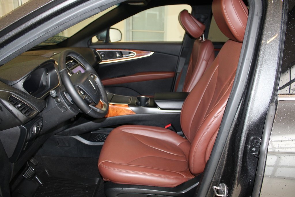 Vehicle image 9 of 45