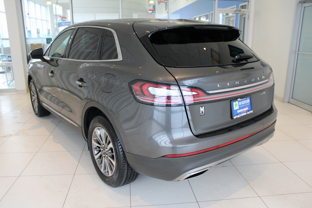 Vehicle image 5 of 45