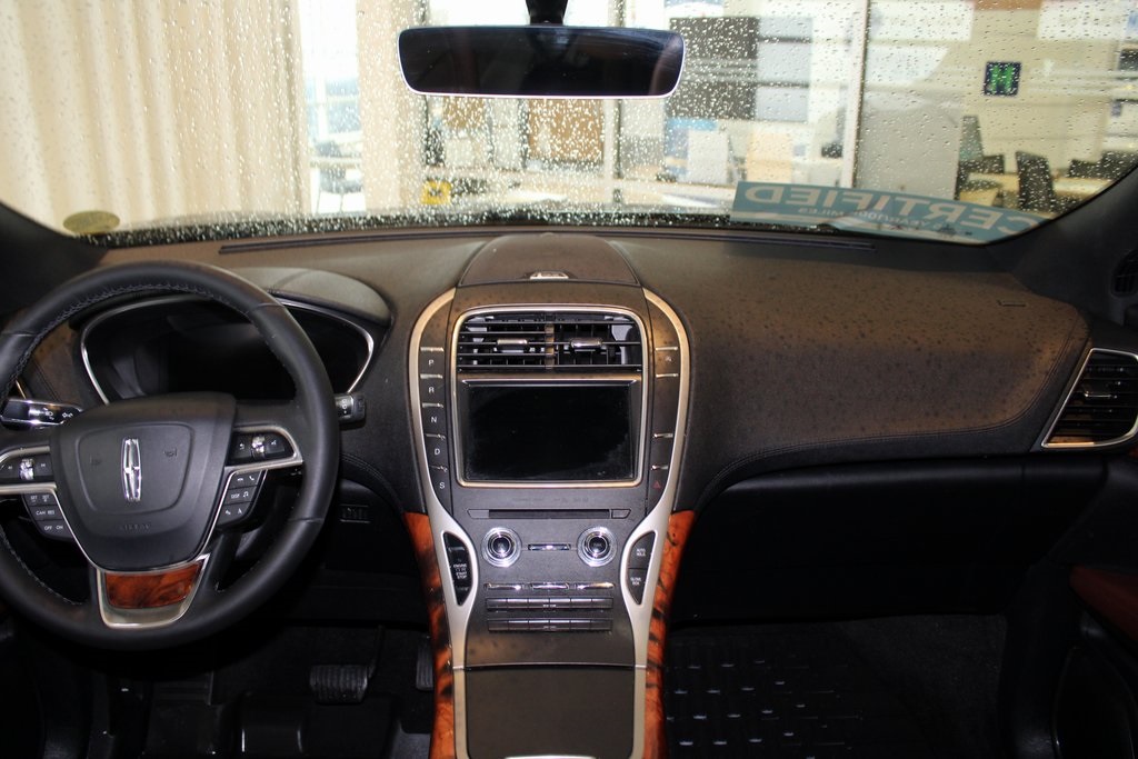 Vehicle image 25 of 45