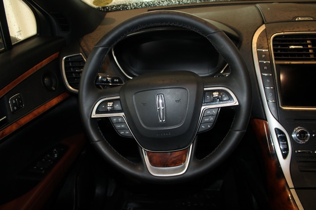 Vehicle image 19 of 45