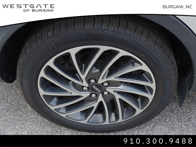 Vehicle image 13 of 32