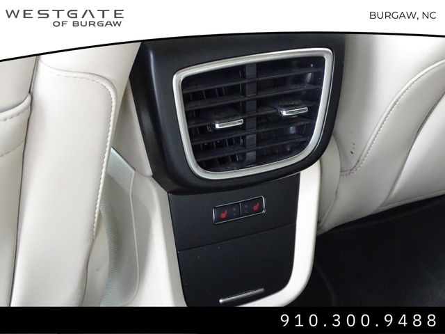 Vehicle image 27 of 32