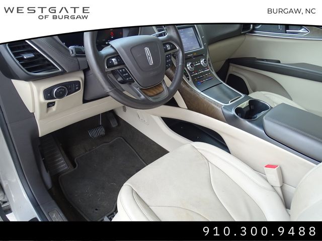Vehicle image 25 of 32