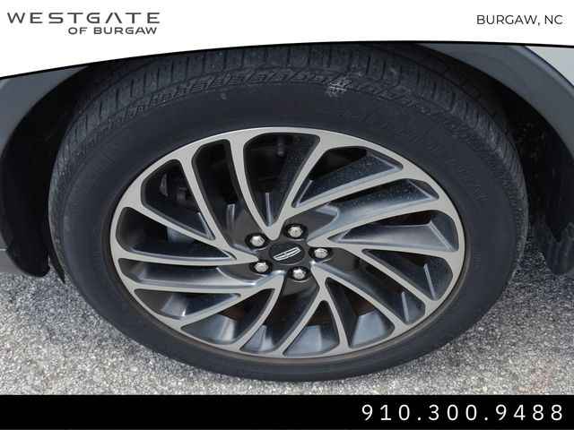 Vehicle image 11 of 32