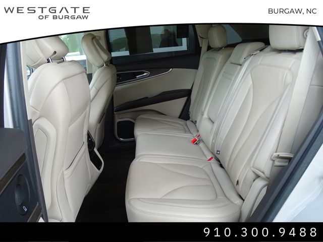 Vehicle image 15 of 32