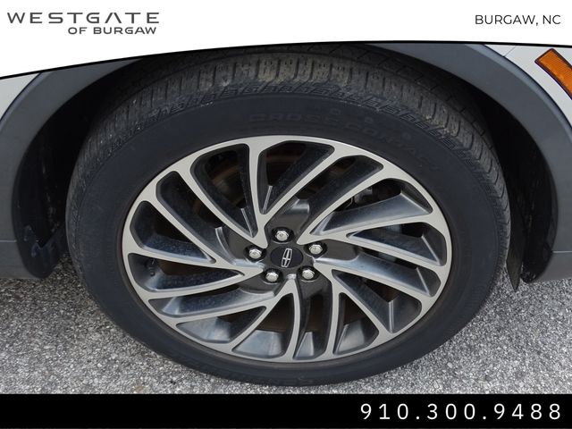 Vehicle image 10 of 32