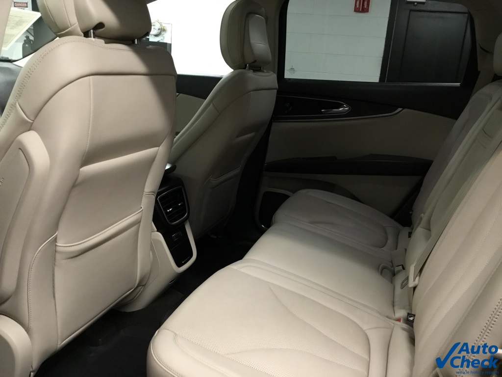 Vehicle image 23 of 47