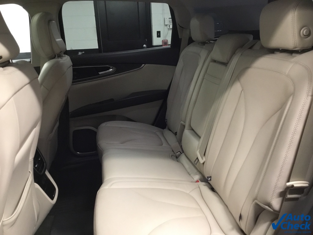 Vehicle image 18 of 47