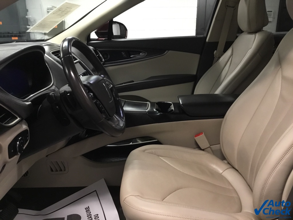 Vehicle image 25 of 47