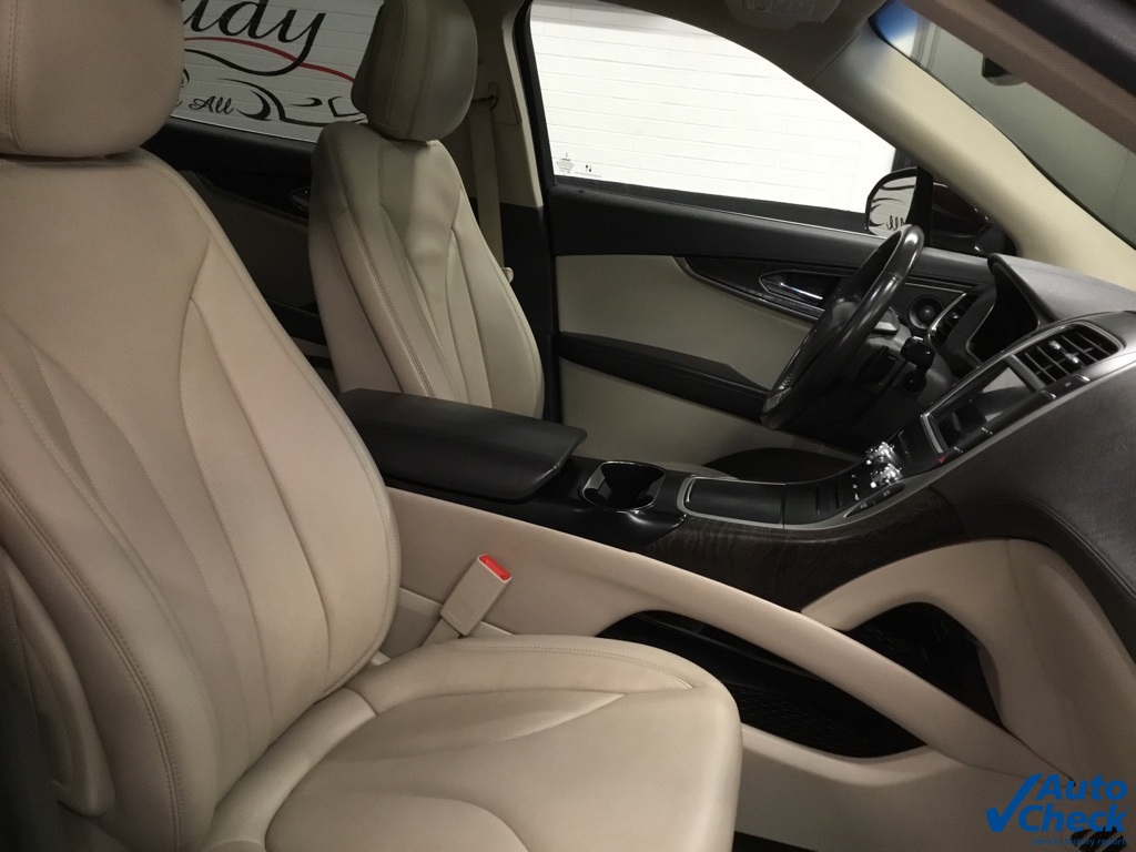 Vehicle image 21 of 47