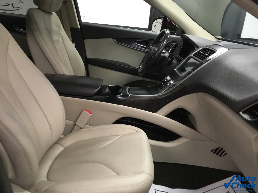 Vehicle image 22 of 47