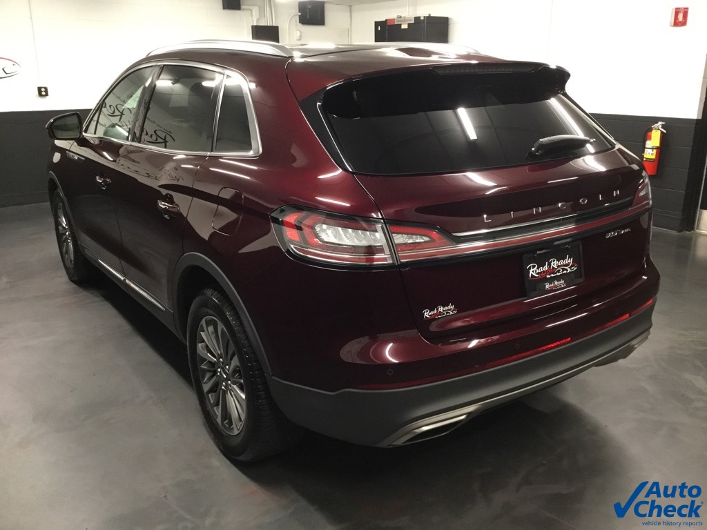 Vehicle image 9 of 47